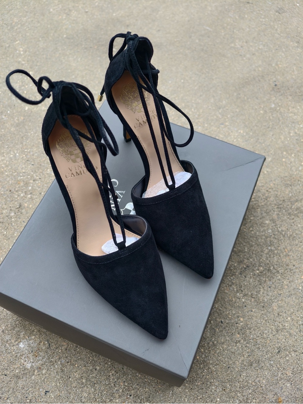 Vince Camuto VO-NITTA Black Kid Suede Heels – Women’s Size 7M – NWOT w/ Box
